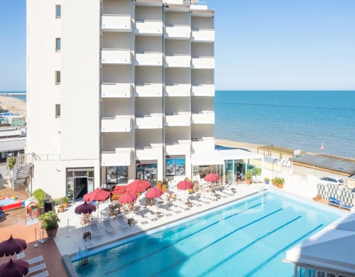 Hotel a Pesaro con piscina